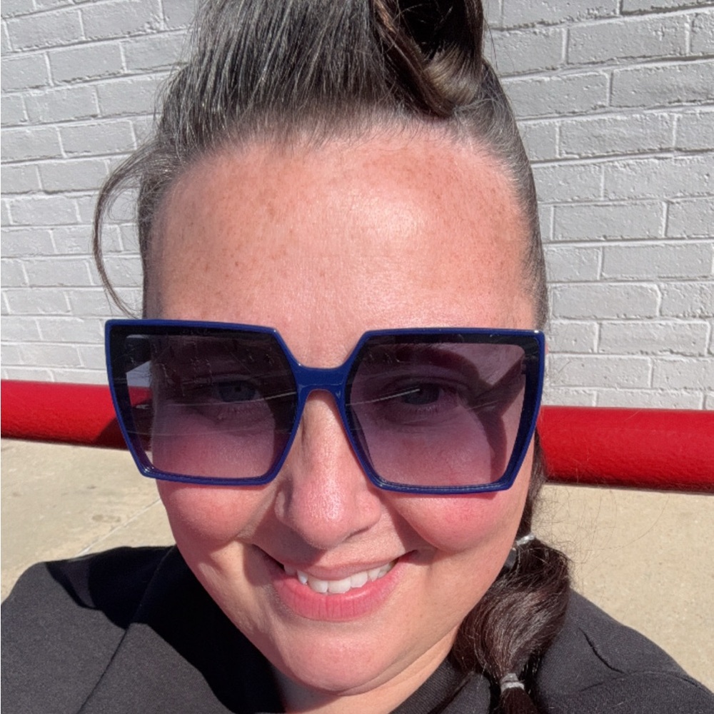 Meet your Posher, Julinda